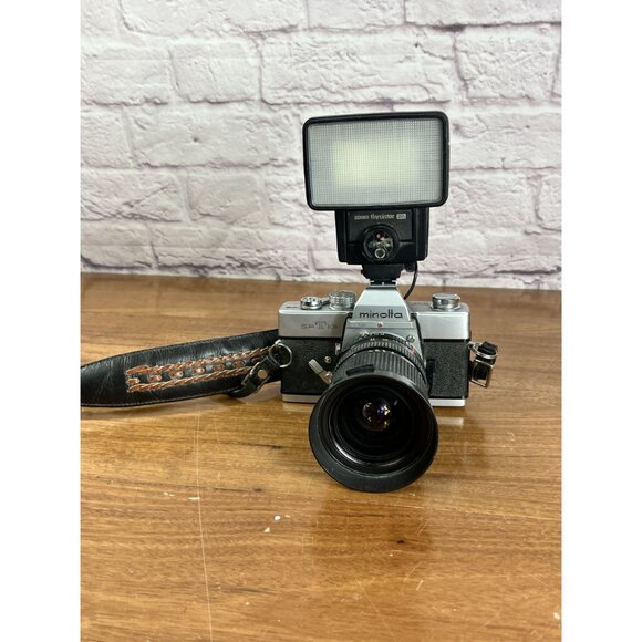 MINOLTA SRT 101 SLR 35mm Film Camera W/ Lens and Flash - Picture 3 of 16